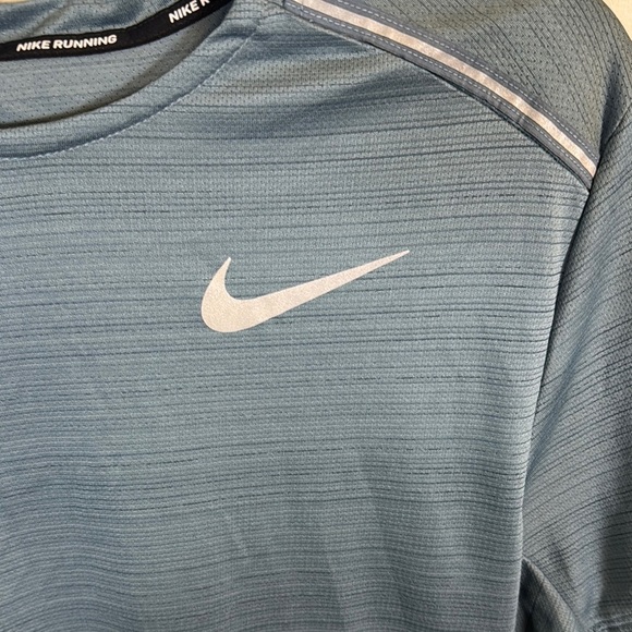 Nike Running Breathe Blue Shirt - Picture 2 of 8